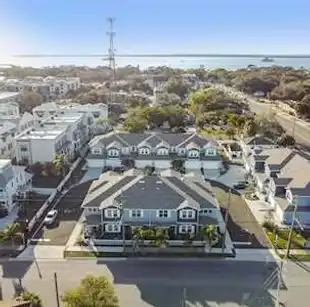 Townhomes at Highland Crossing